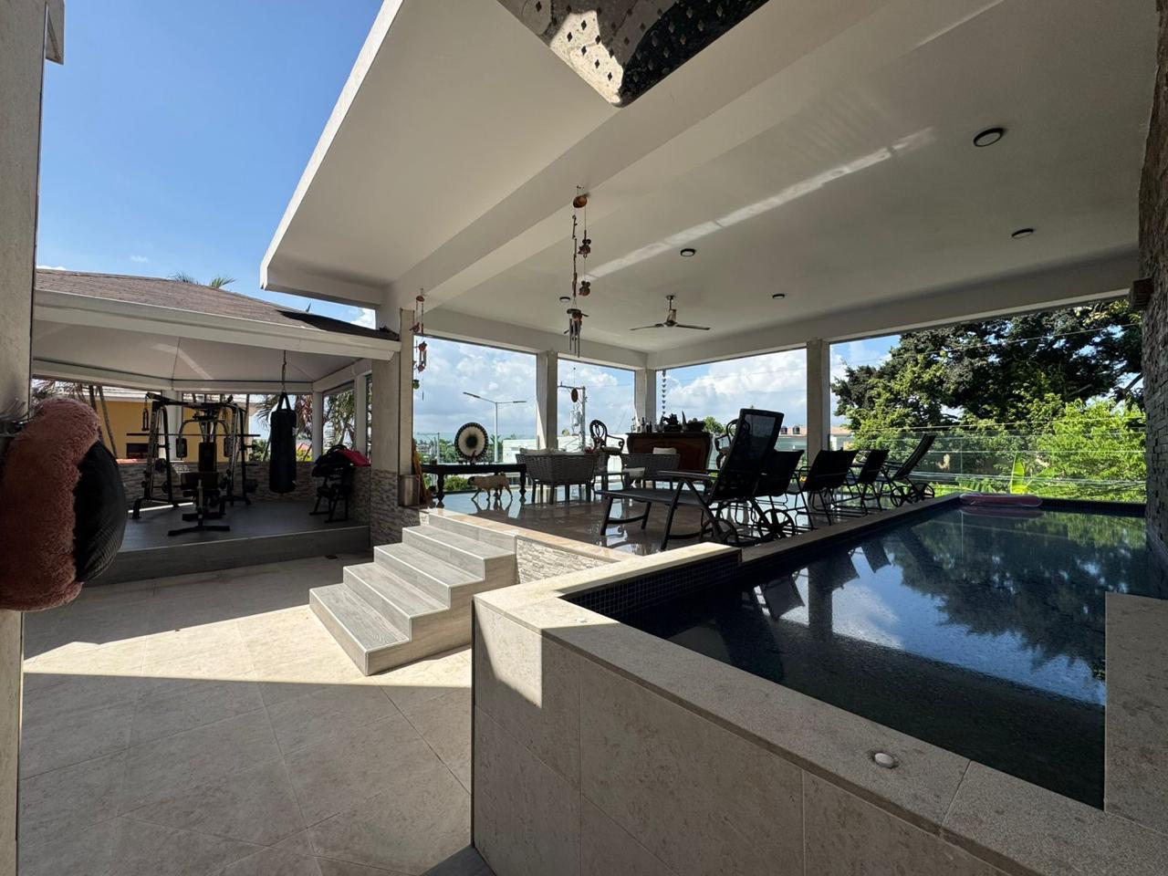 CASA DE ENSUEÑO EN VENTA UBICADA EN LOS RIOS.