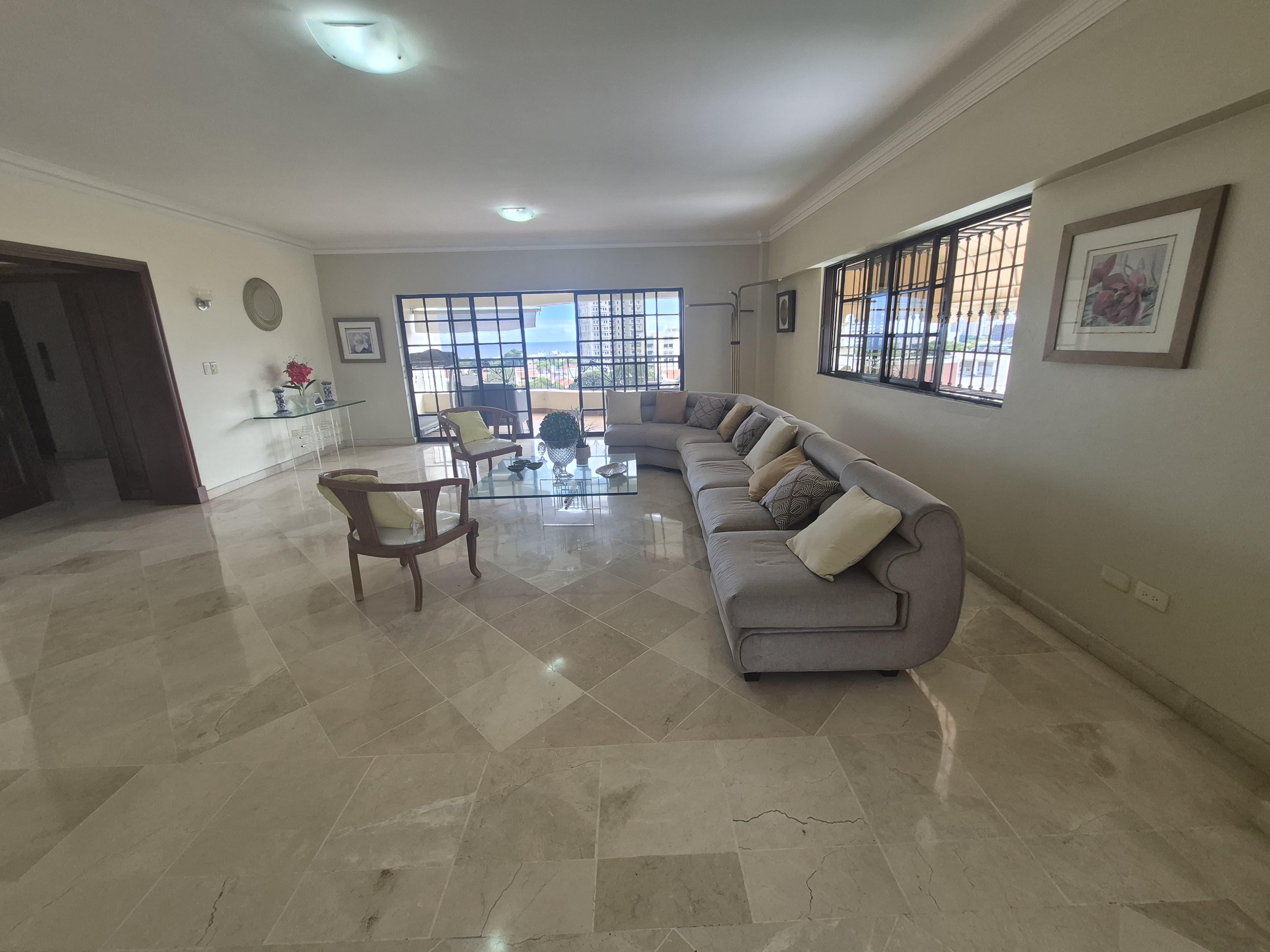 Vendo de oportunidad apartamento en la Esperilla