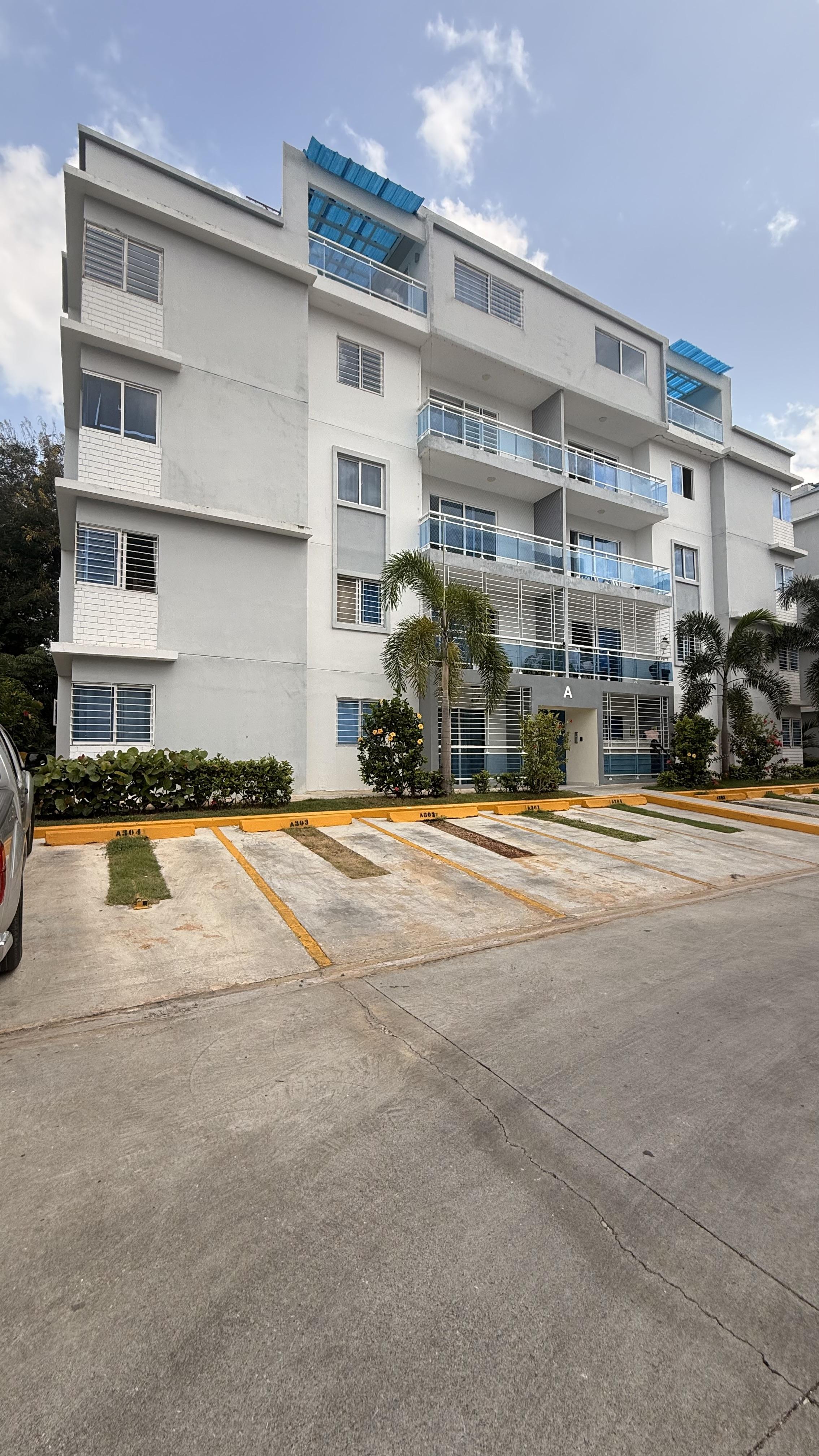 Apartamento con terraza cerrada en las Cayenas