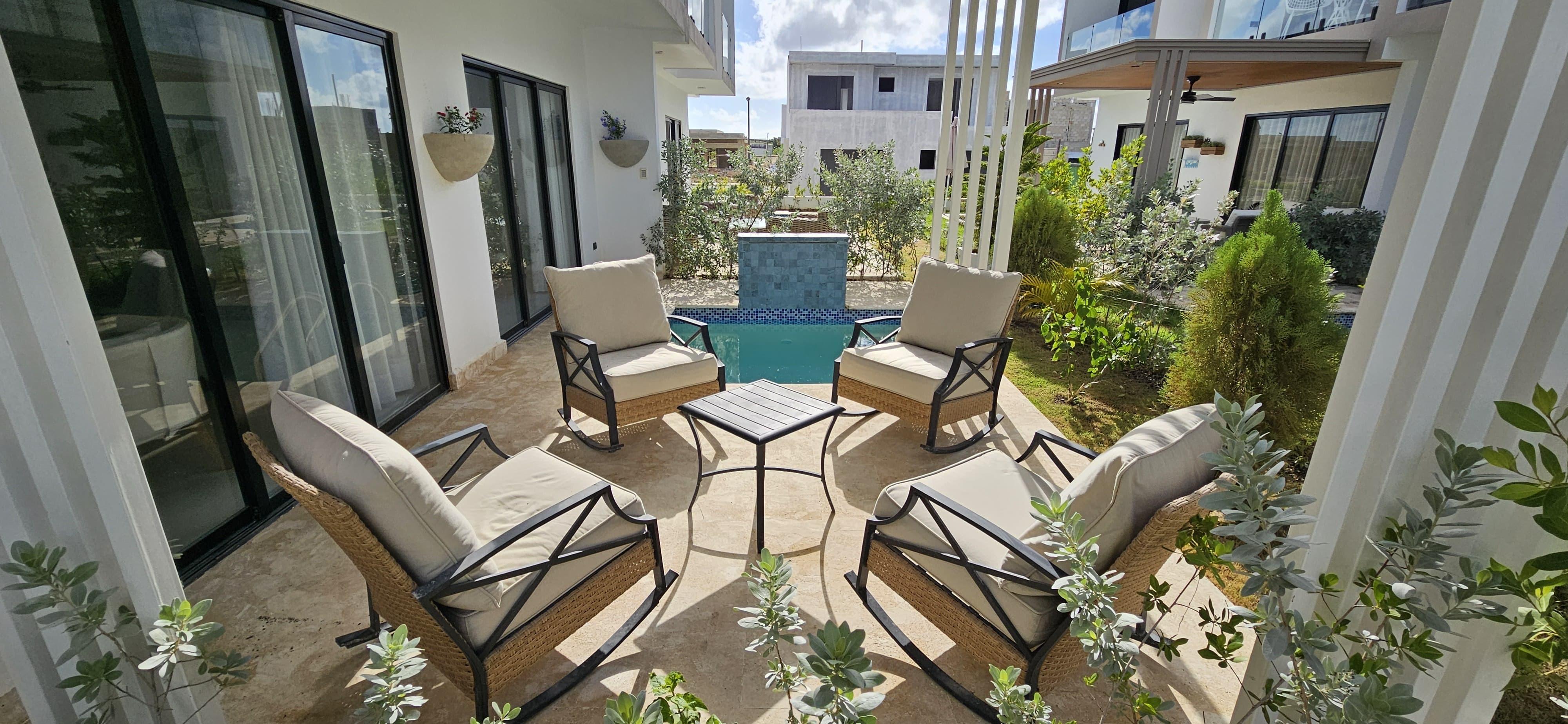 ALQUILO townhouse amueblado en Vistacana