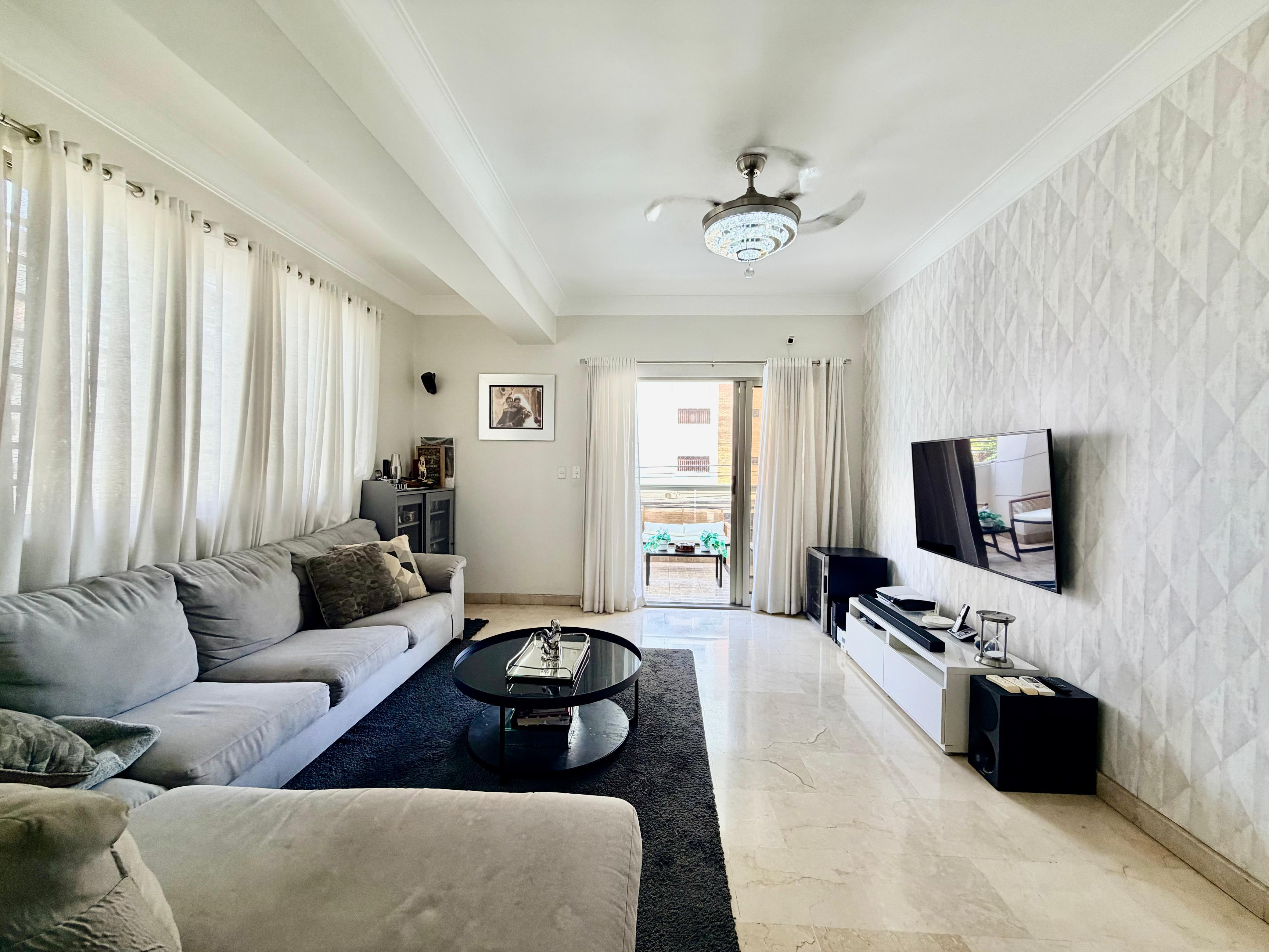 Apartamento Familiar en Venta, Naco