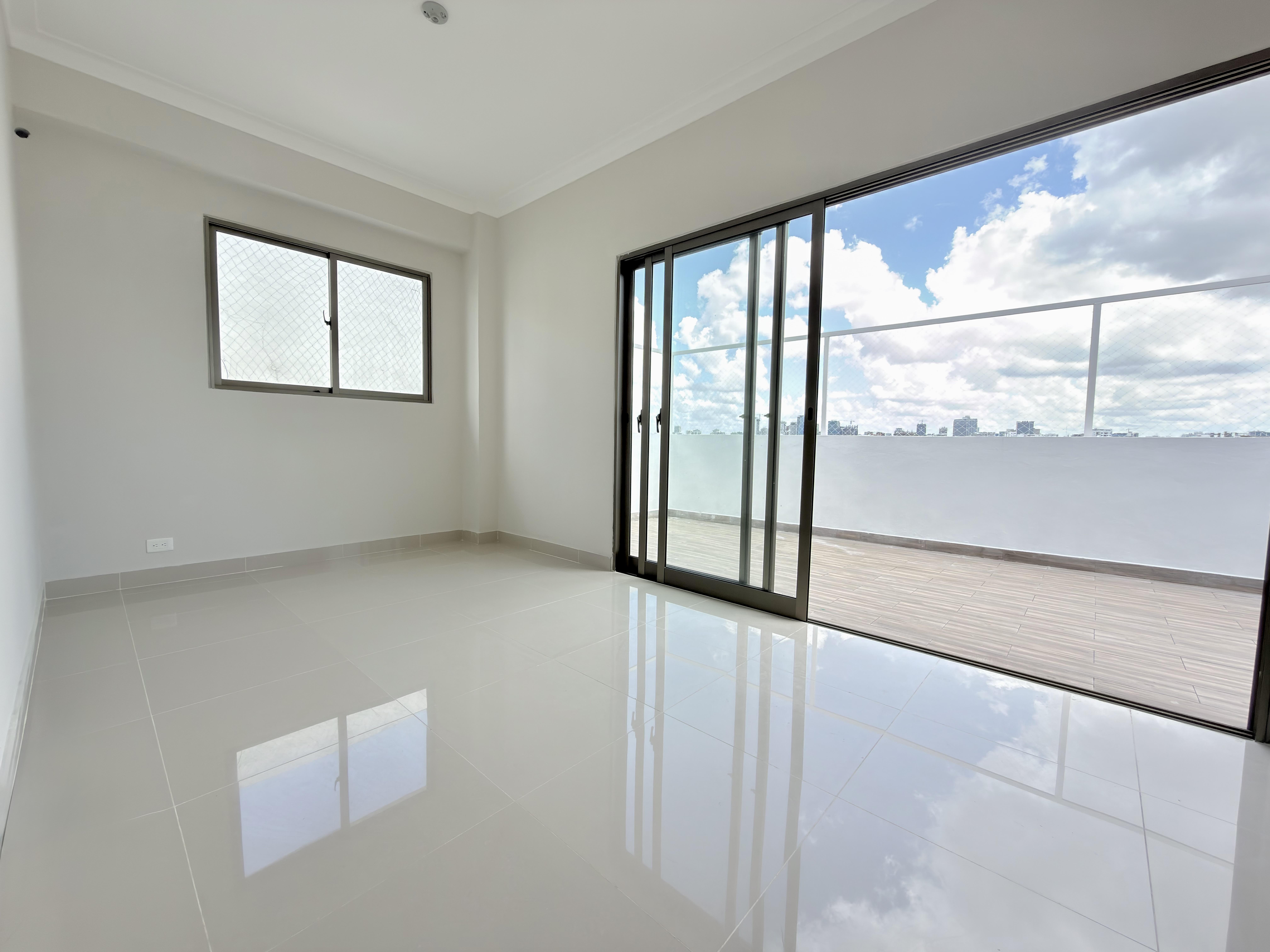Penthouse en Venta en El Millón Ubicado en una excelente zona de Santo Domingo, cerca de supermercados y con fácil acceso a la Av. Núñez de Cáceres.