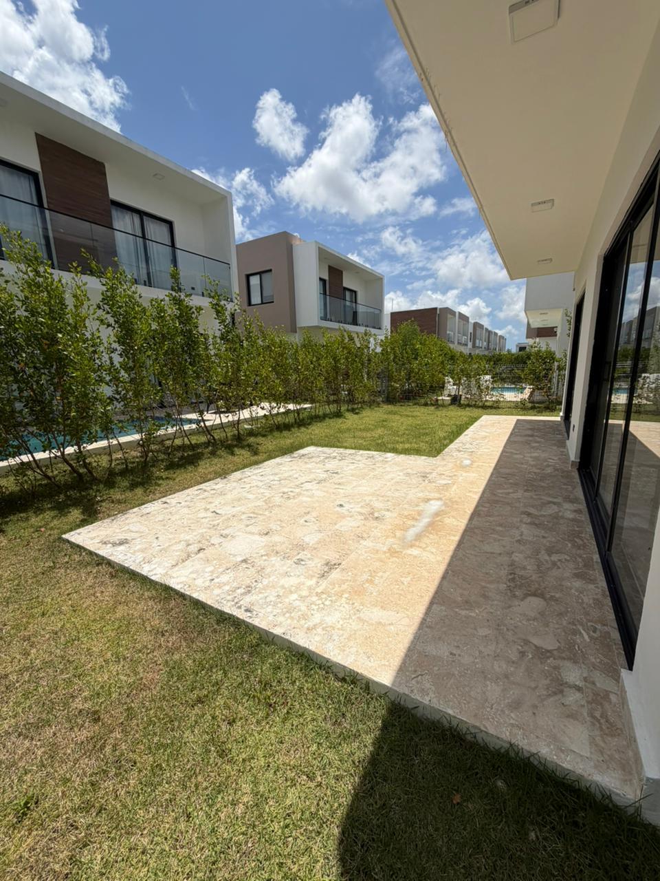 🏡 Villa Individual de 3 Habitaciones en Vista Cana | Patio Privado | US$260,000