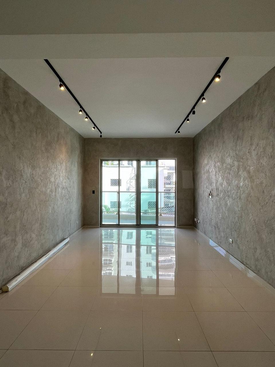 Apartamento en Evaristo Morales, 2 habitaciones, 2 parqueos