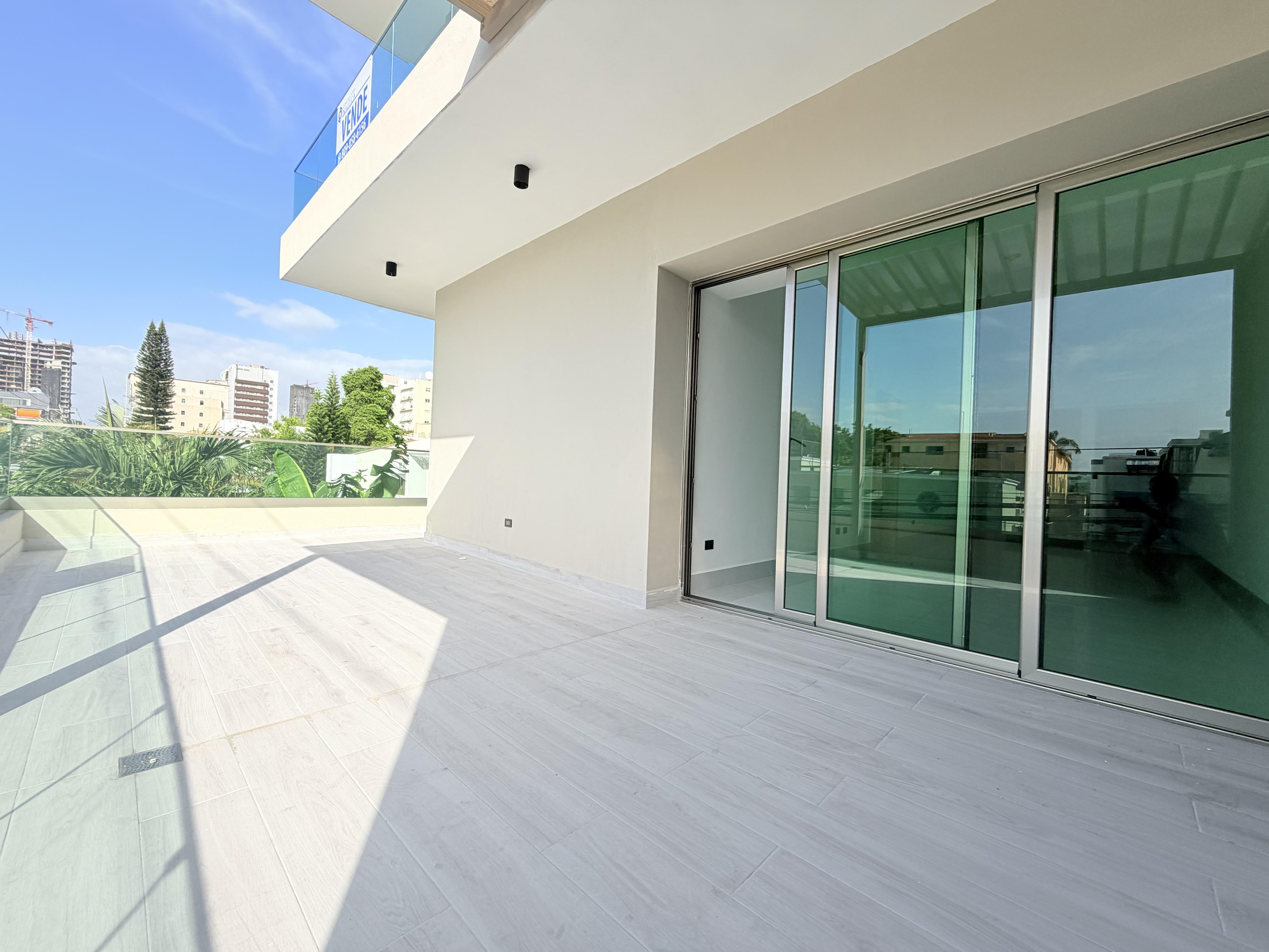 Apartamentos segunda con terraza en Evaristo Morales