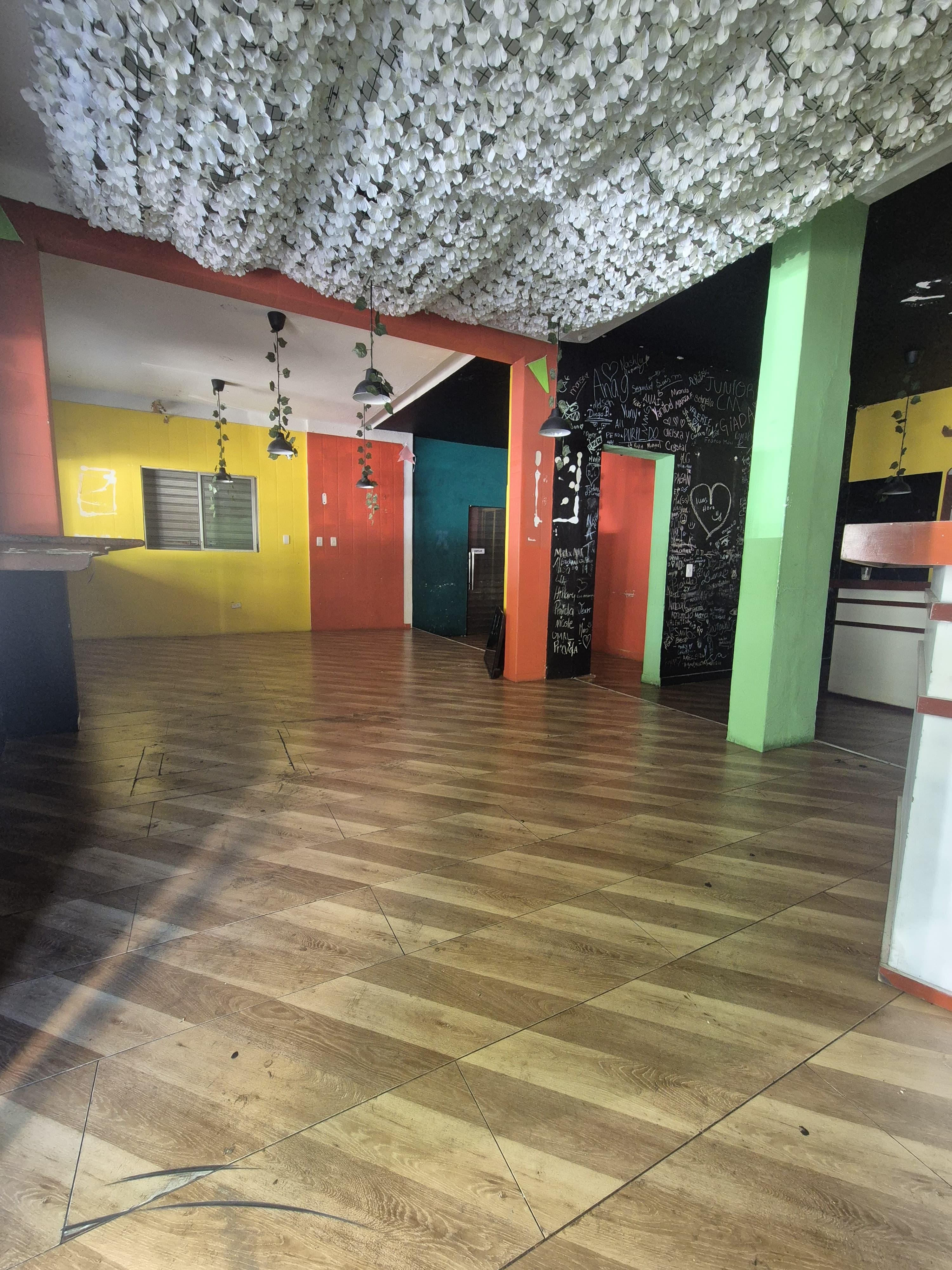 Alquiler local comercial Gazcue.