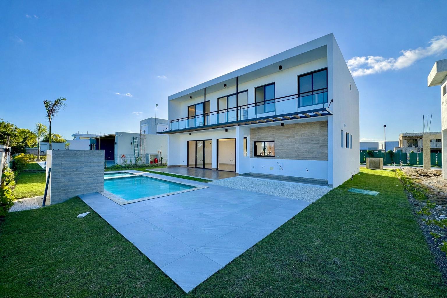 Vista Cana Punta Cana, Modernas Villas Unifamiliares de 4 Habitaciones + Estar Familiar en complejo cerrado con Campo de Golf