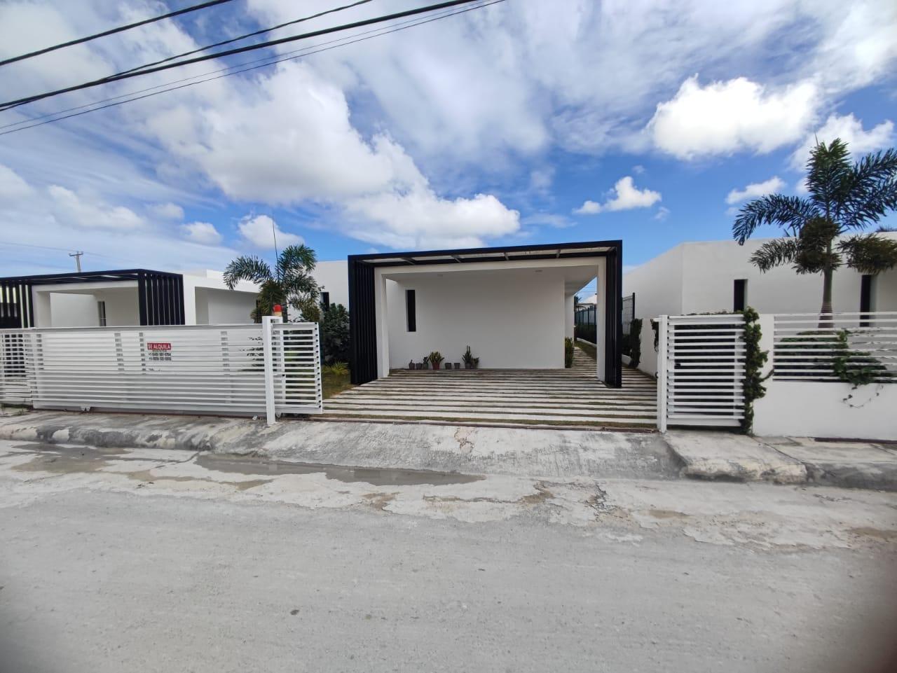 Vendo Hermosa Casa en el Residencial Bávaro Punta Cana | Piscina Privada