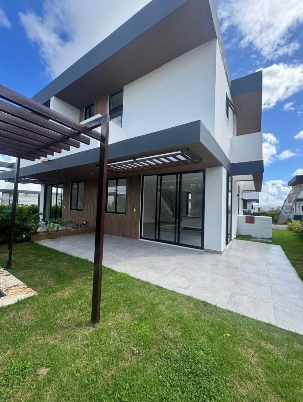 Vendo Villa Moderna de Lujo en Vista Cana – Totalmente Nueva