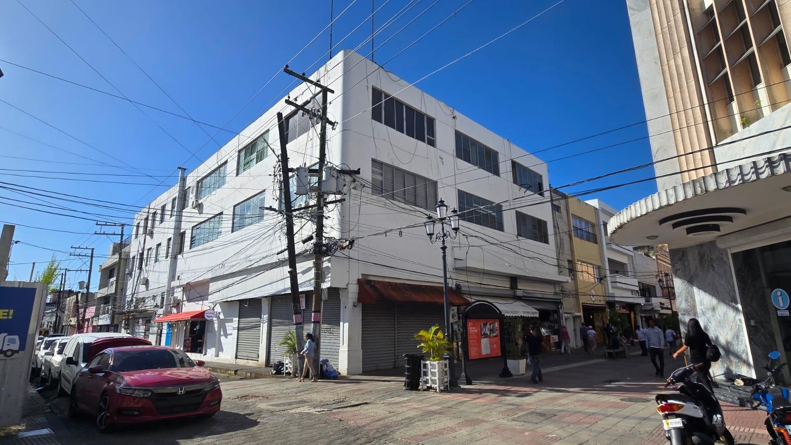 Edificio Comercial en La Zona Colonial