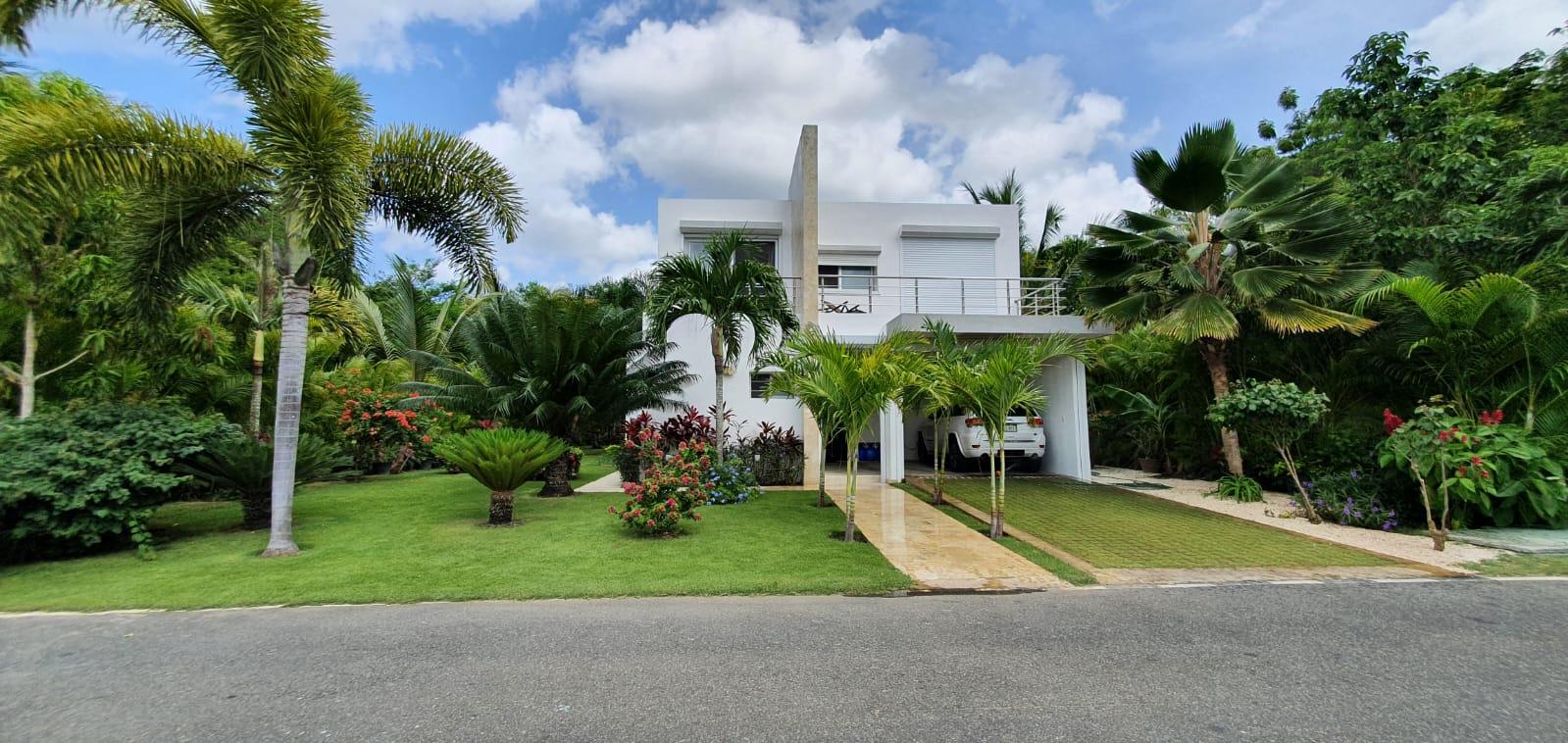 Exclusiva villa con hermoso Jardín en La Romana