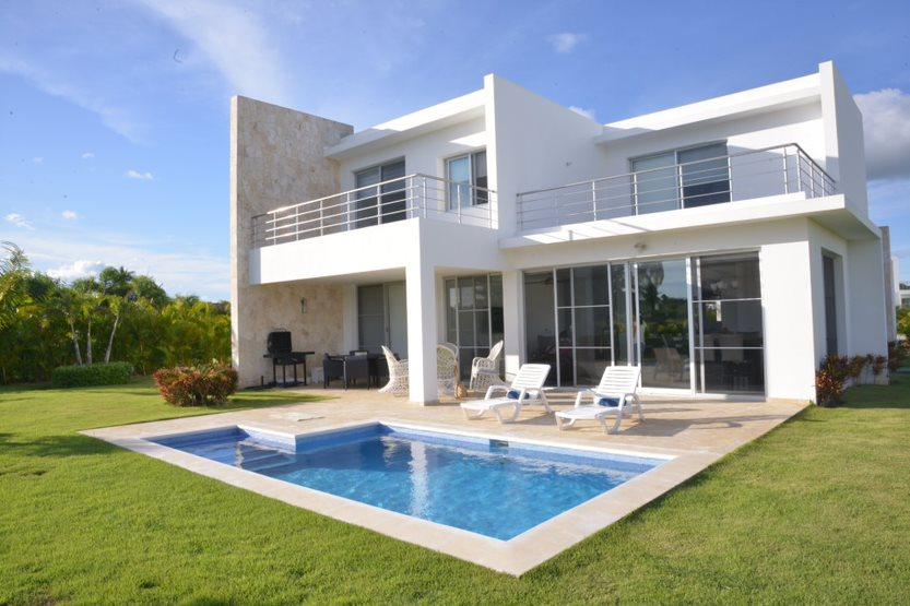 Múdate a Pasos de la Playa en esta hermosa Villa