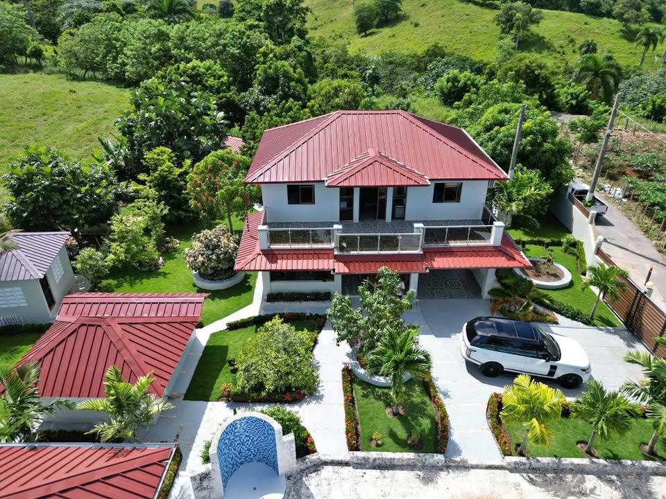 Se Vende Villa con vista al mar en Loma Alta, Cabrera RD
