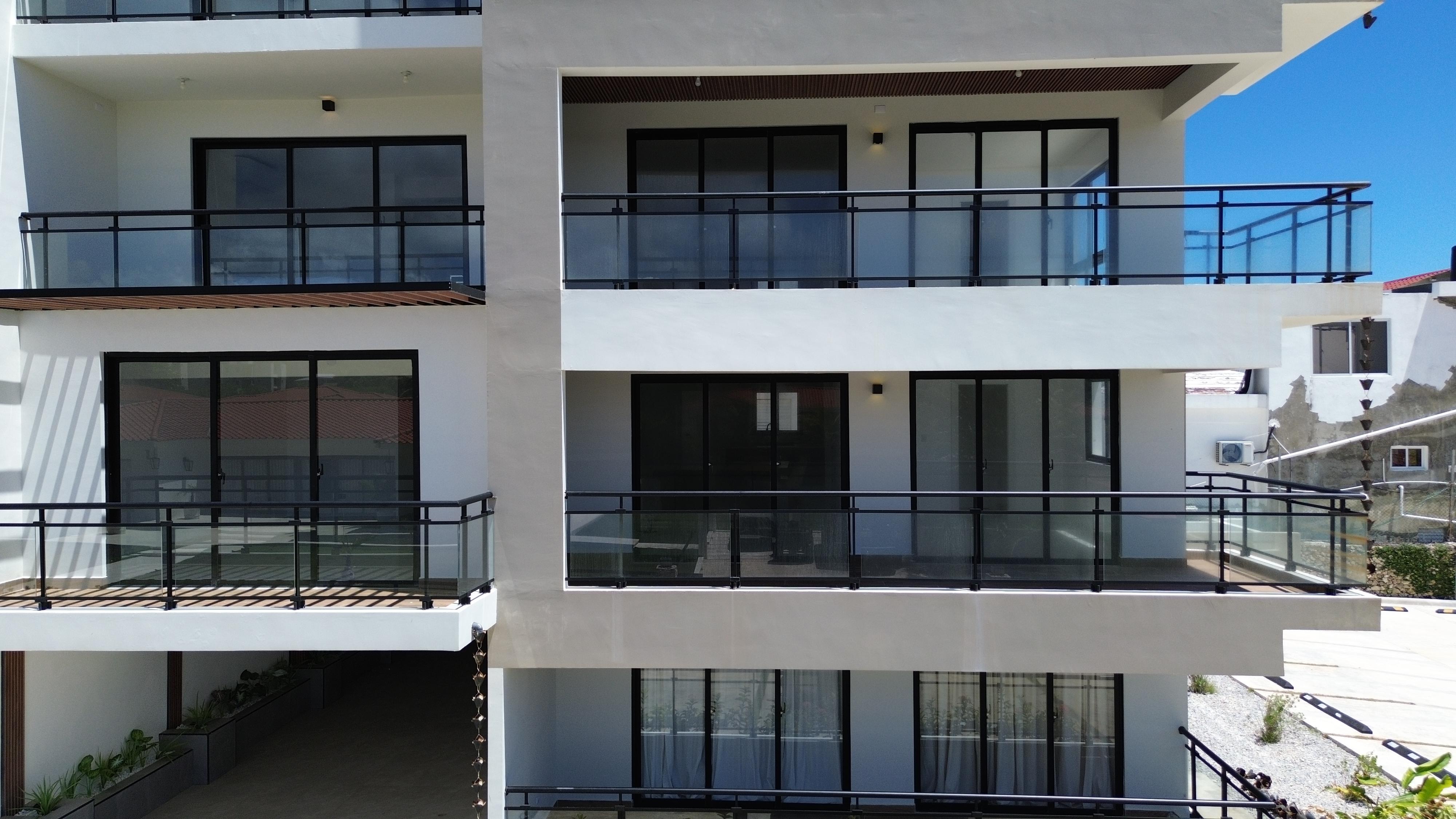 Apartamento nuevo en el corazón de Cabrera – Locomar Los Cabos Residence