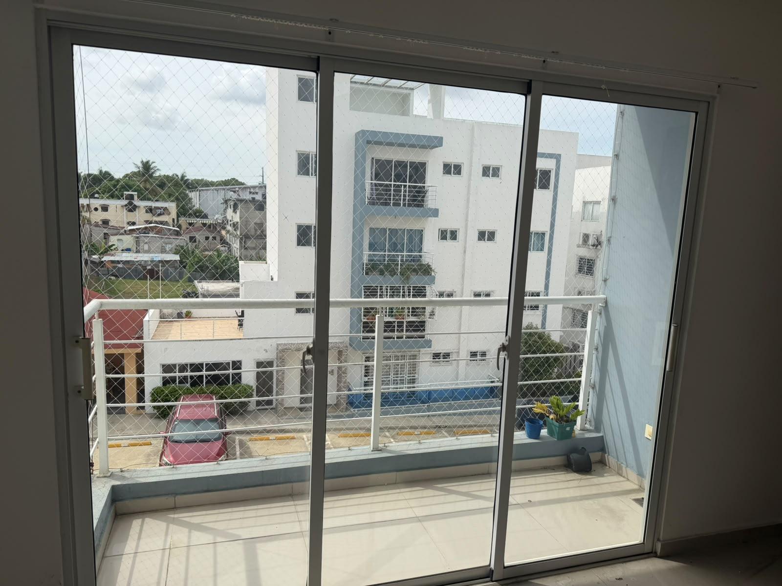 ALQUILER! DE MODERNO APARTAMENTO EN VILLA NACO