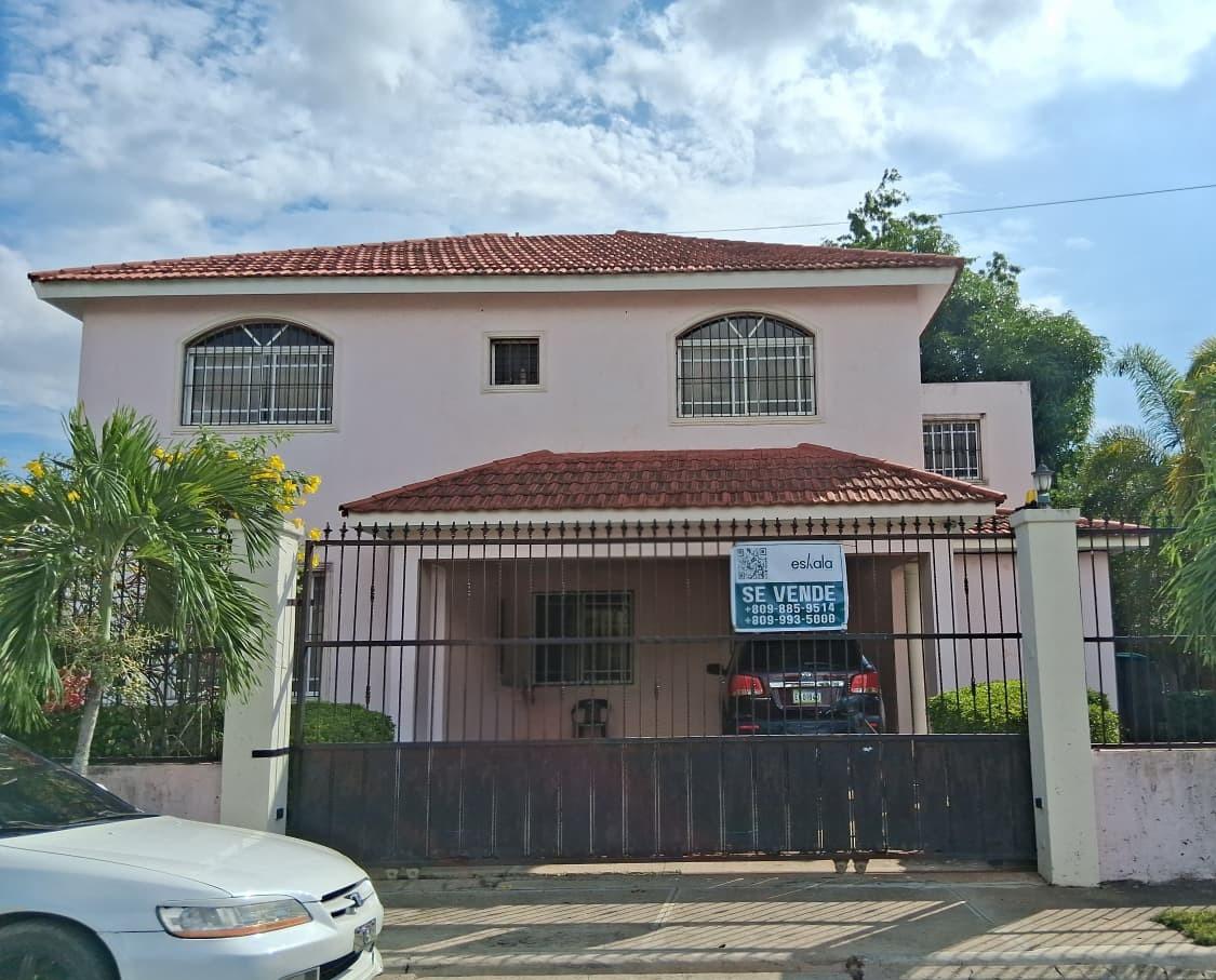 Casa en venta en Santiago – Urbanización Pradera del Cerro, Vista de Cerro Alto