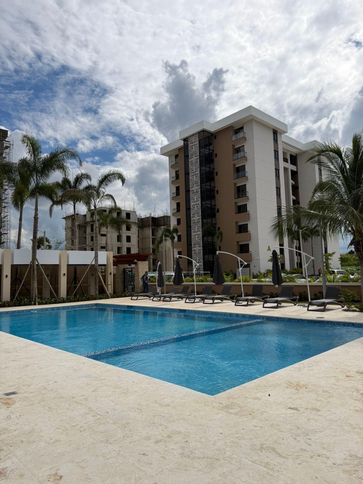 Moderno Apartamento de 2 y 3 Habitaciones con Cancha de Pádel y Piscina en Santiago