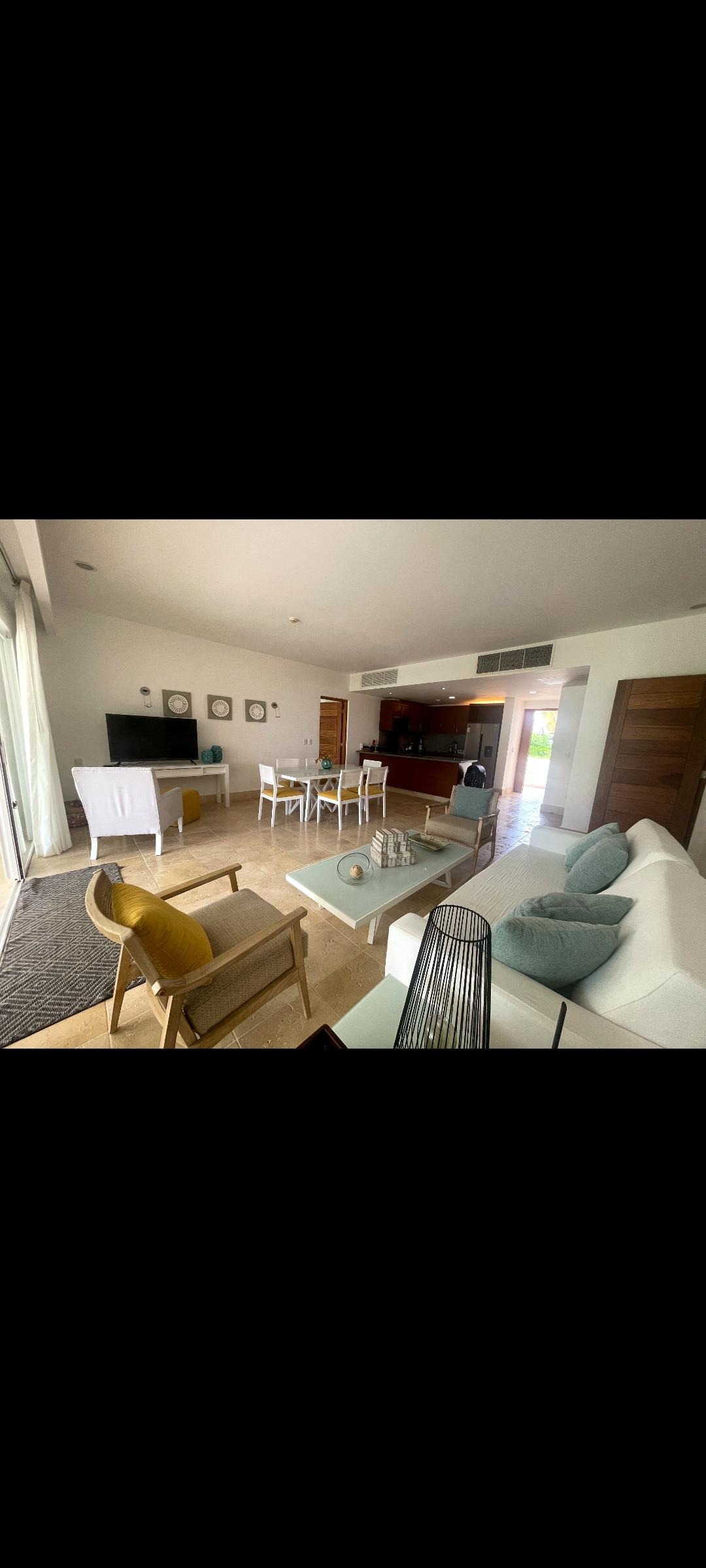 Moderno apartamento de 2 habitaciones en primera línea de playa en Cap Cana