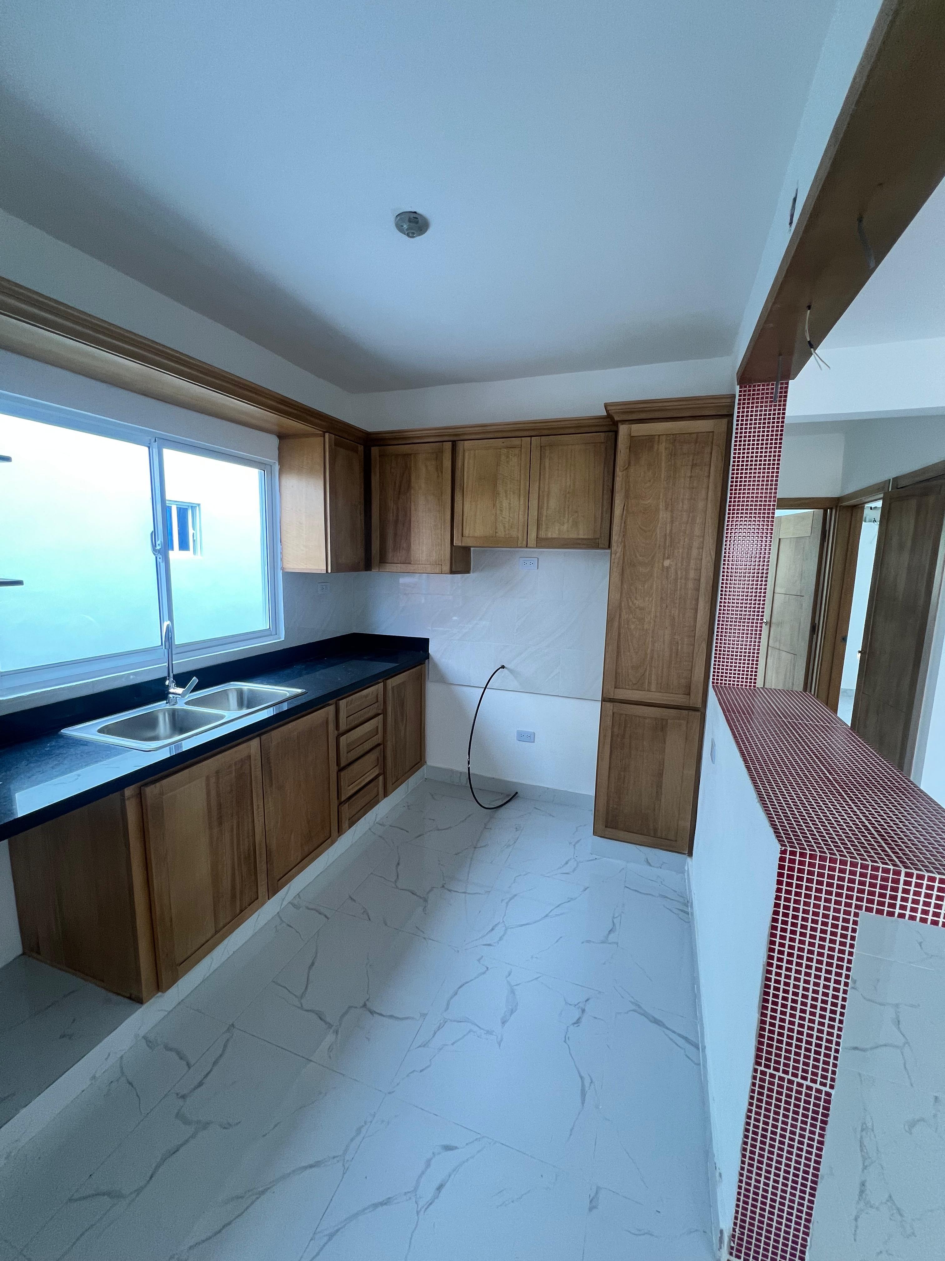 Apartamento de 1 habitación + Estudio .****
