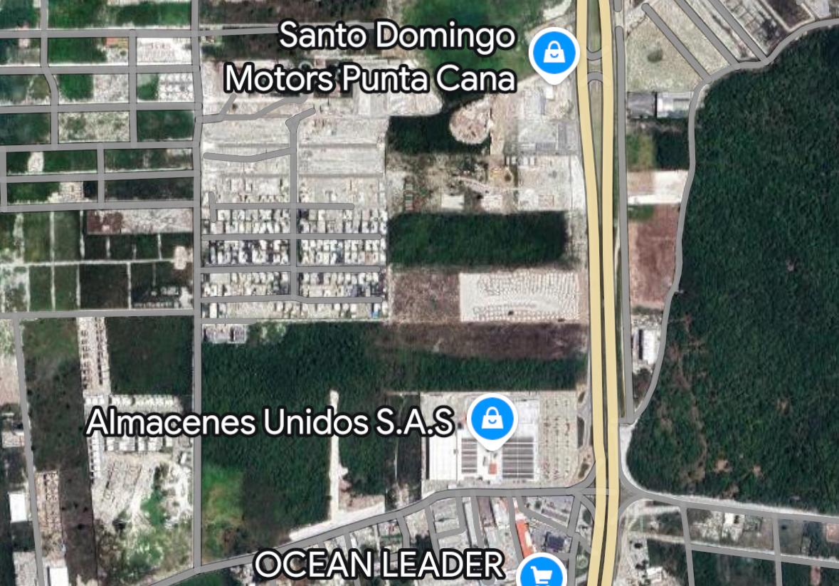 Solar en Boulevard Turístico del Este al lado de Almacenes Unidos