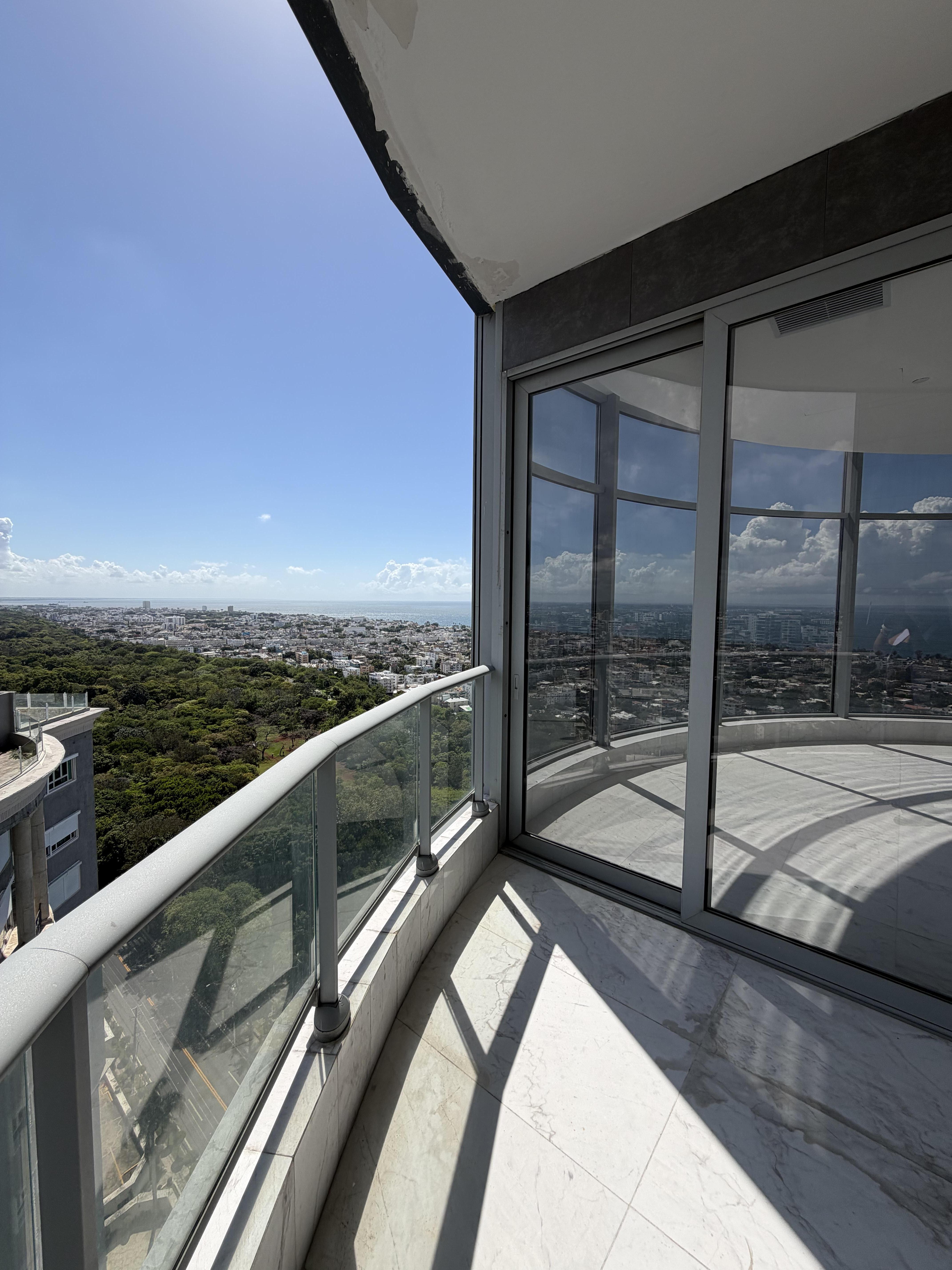 Apartamento de Lujo en la mejor torre piso 24