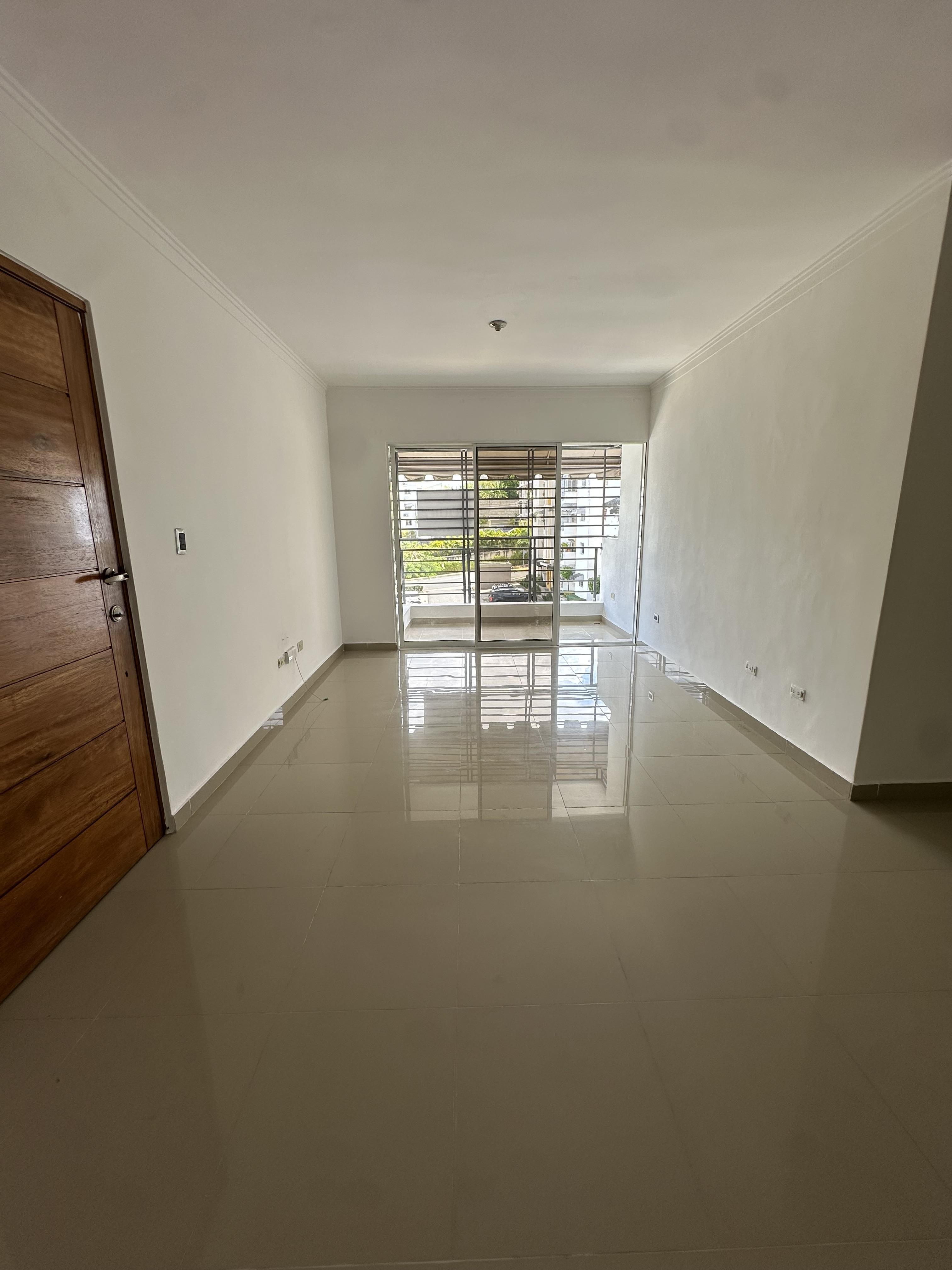 Apartamento de 3 Habitaciones en Alquiler en Altos de Alameda - RD$ 26,500 (Mantenimiento Incluido)