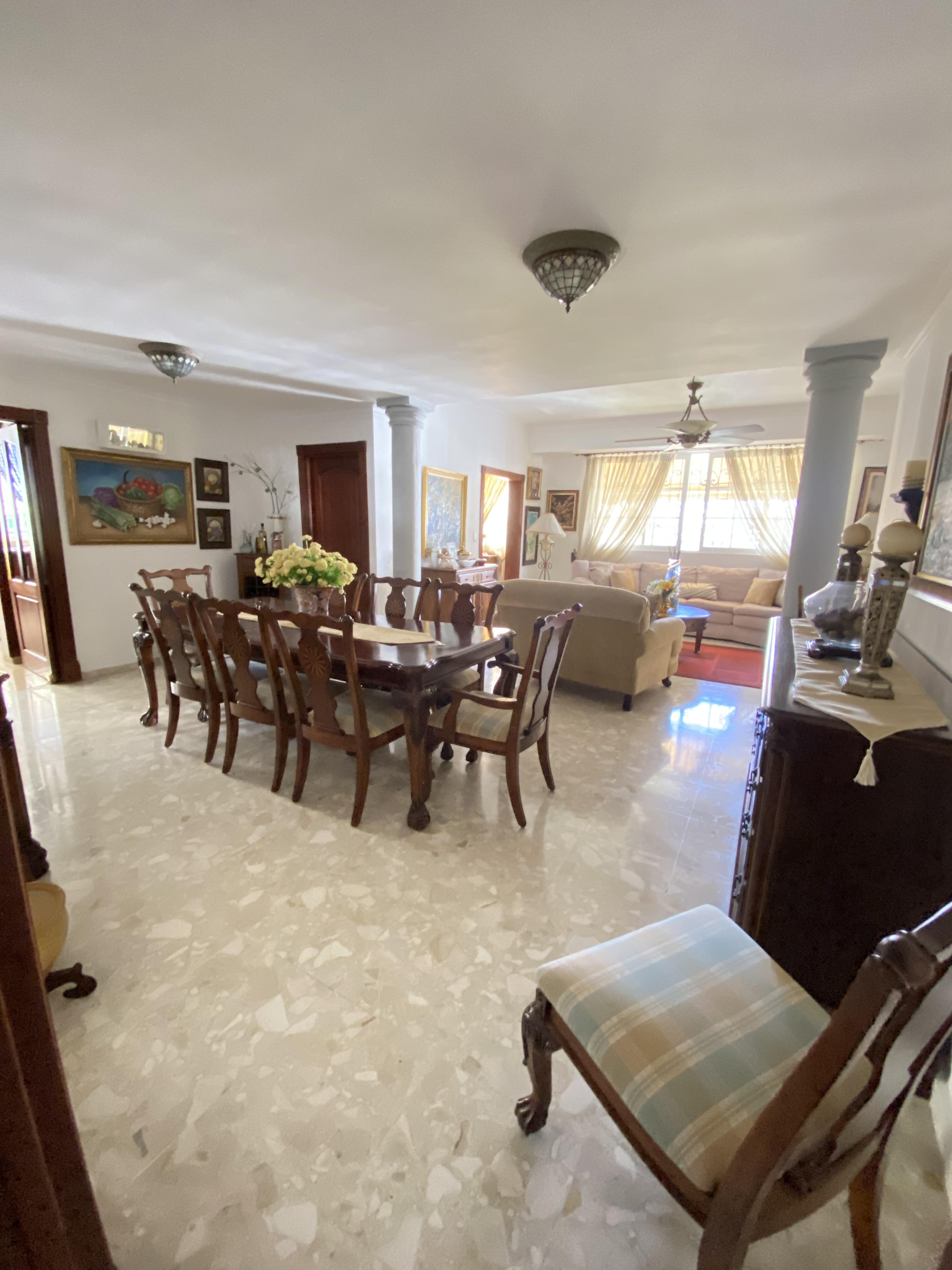 Evaristo morales, 3 hab + Family $280,000 de oportunidad