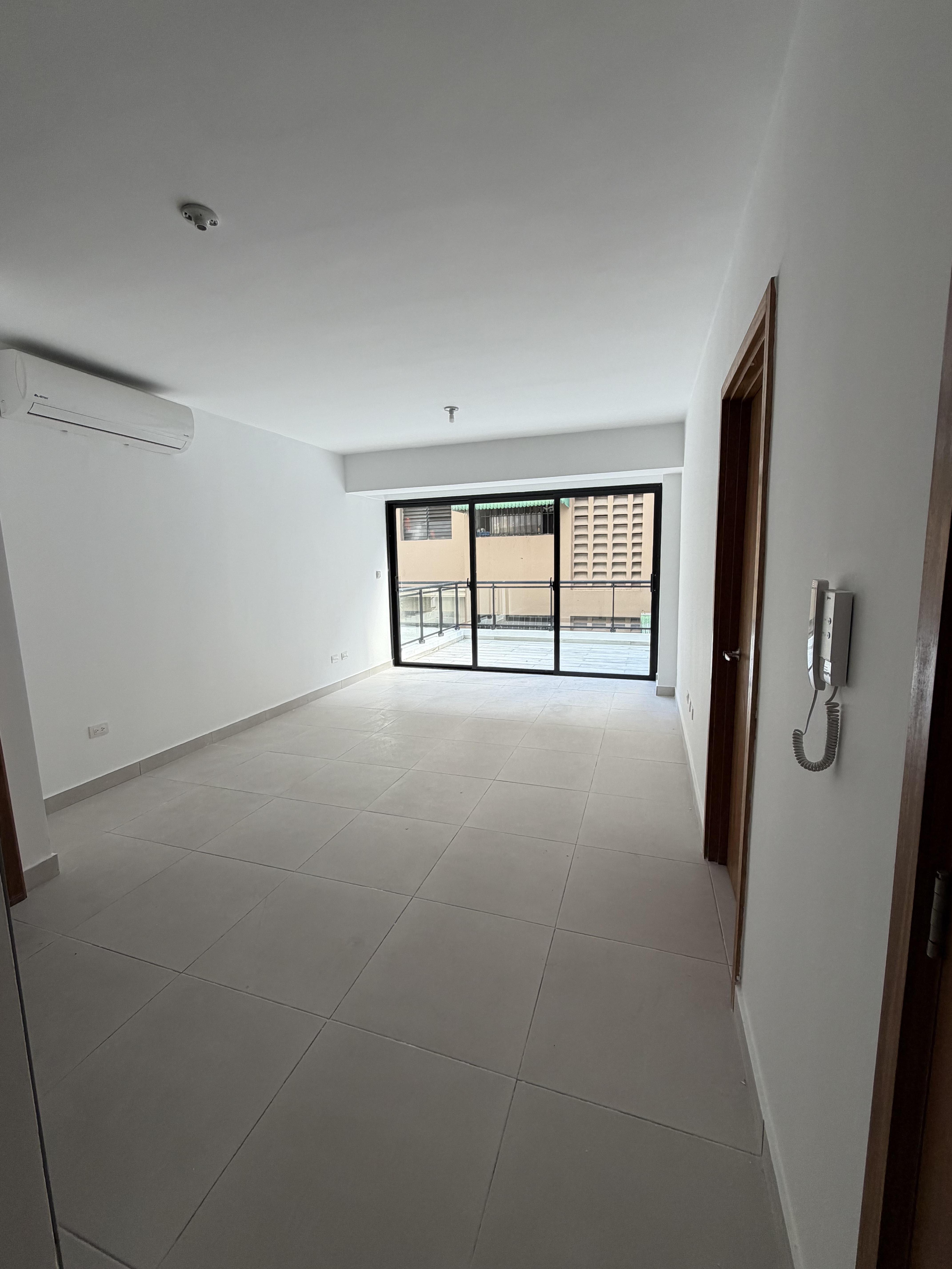 📍 Apartamento Disponible en – Evaristo Morales, Santo Domingo