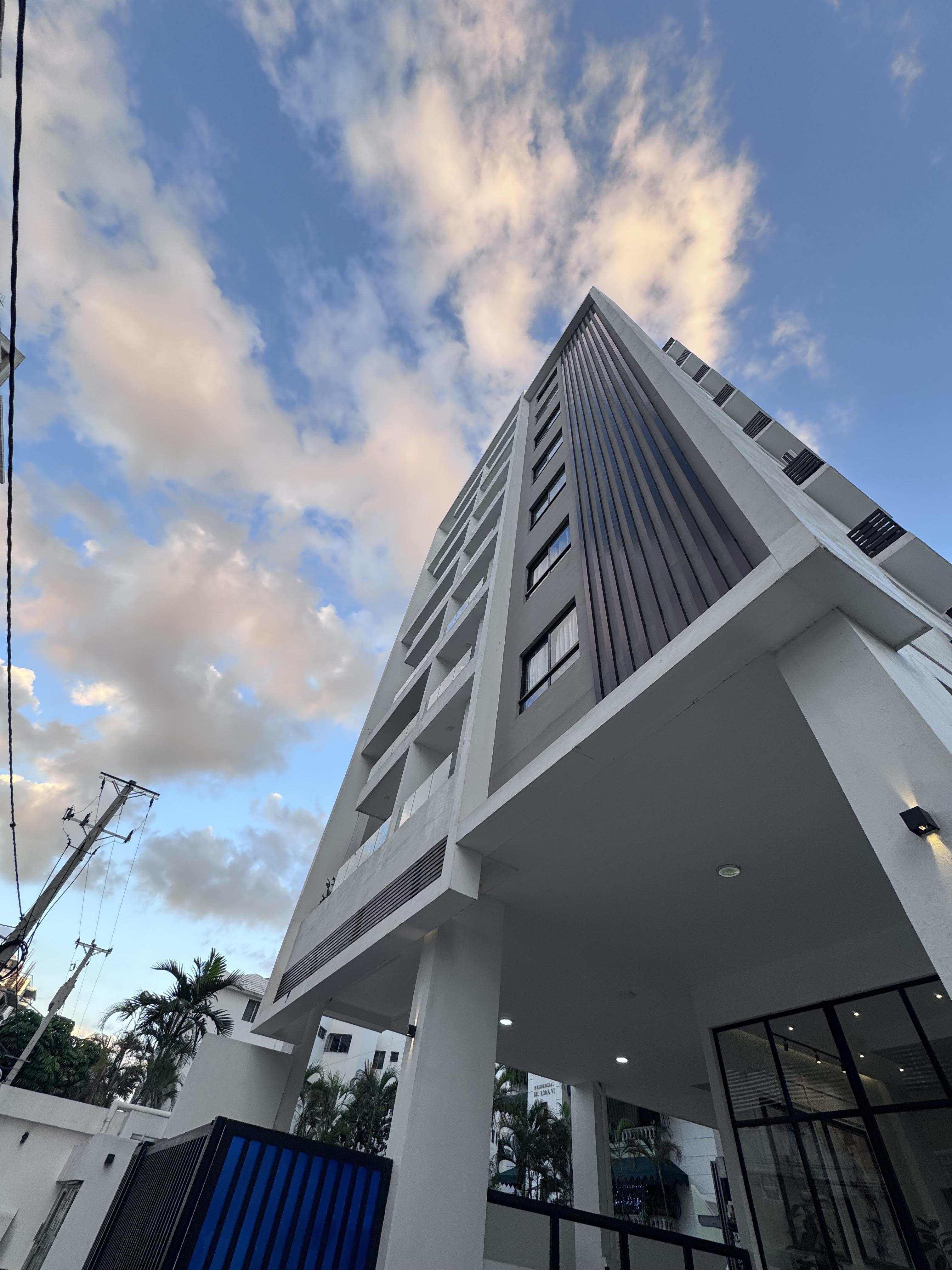 Apartment en Evaristo Morales (6696)