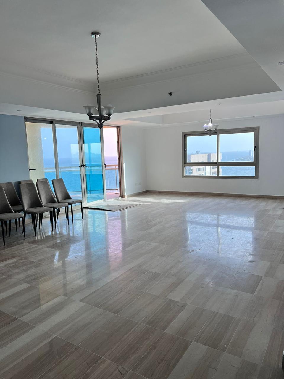 APARTAMENTO EN VENTA DE OPORTUNIDAD EN EL MISMO MALECON DE SANTO DOMINGO CON UNA ESPECTACULAR VISTA AL MAR
