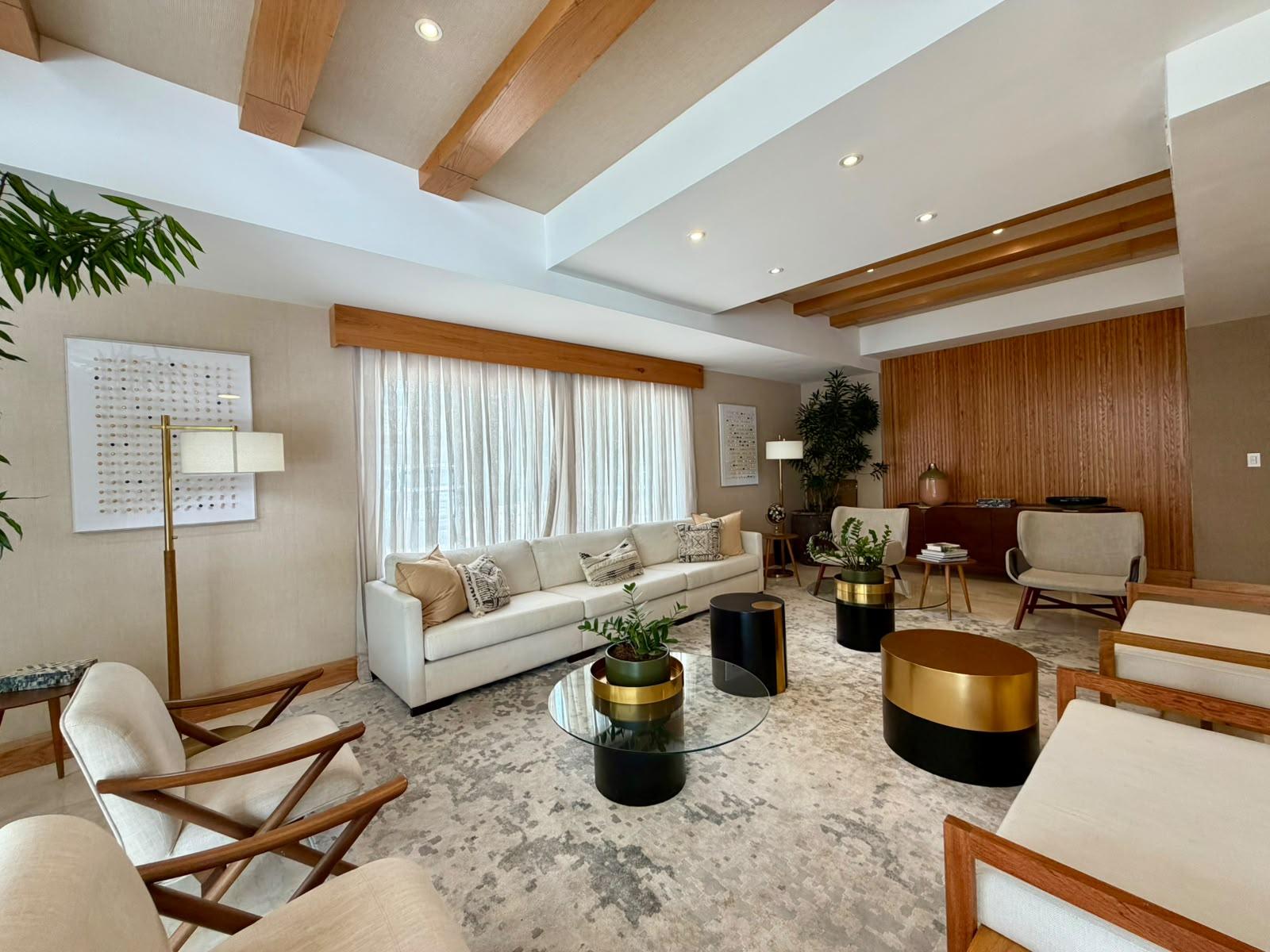 Exclusivo Apartamento de 2 Habitaciones + Estudio en Ensanche Serrallés.