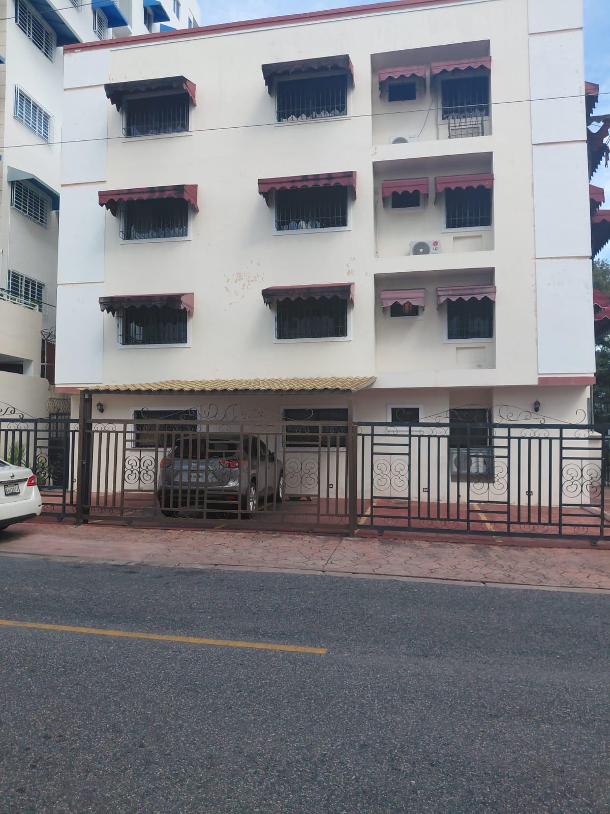 Apartamento de 3 Habs y 135 m² en Venta en Mirador Norte por RD$ 12,500,000