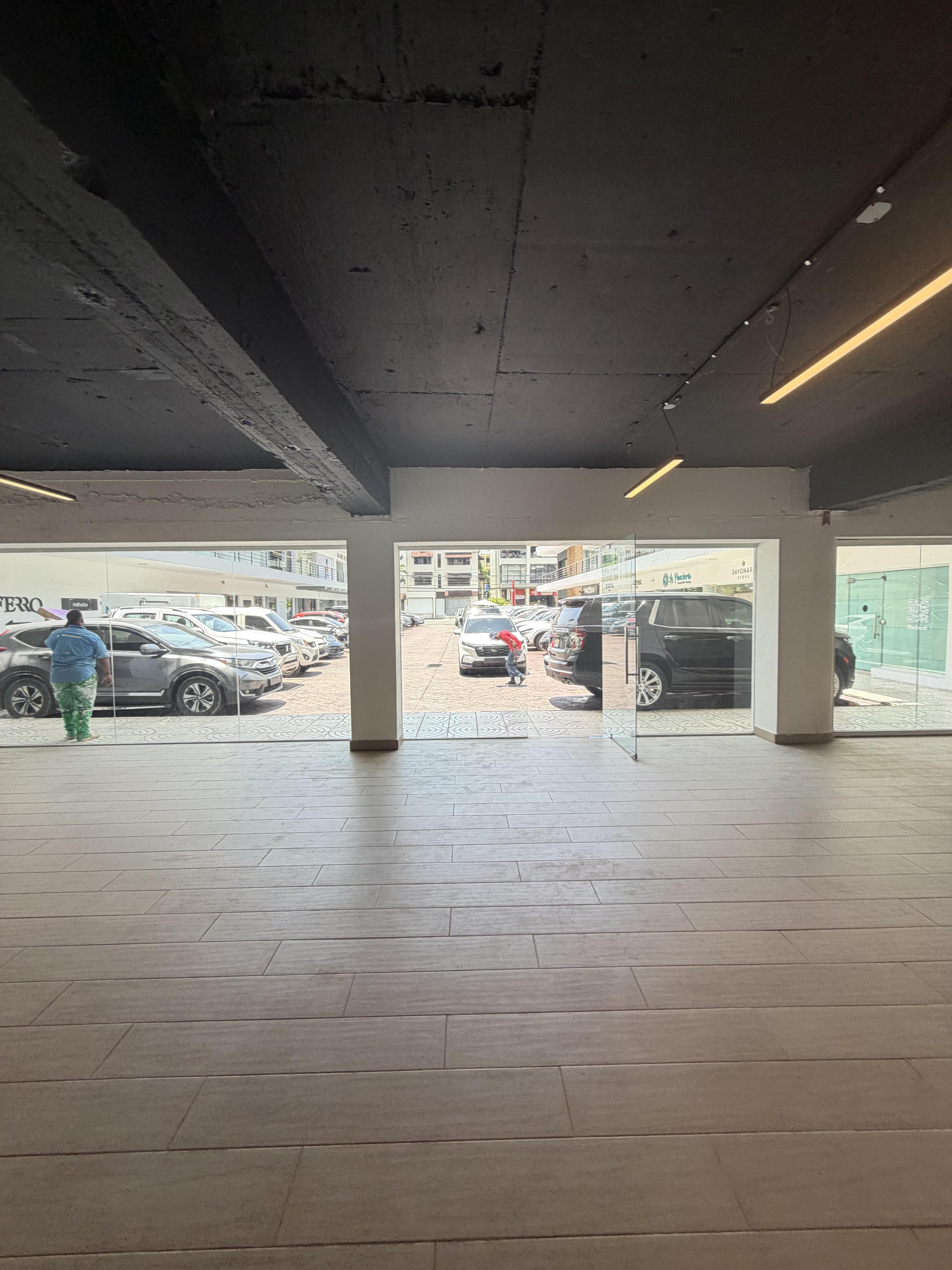 🏢 ¡Haz crecer tu negocio en una ubicación estratégica! | 155 mt2