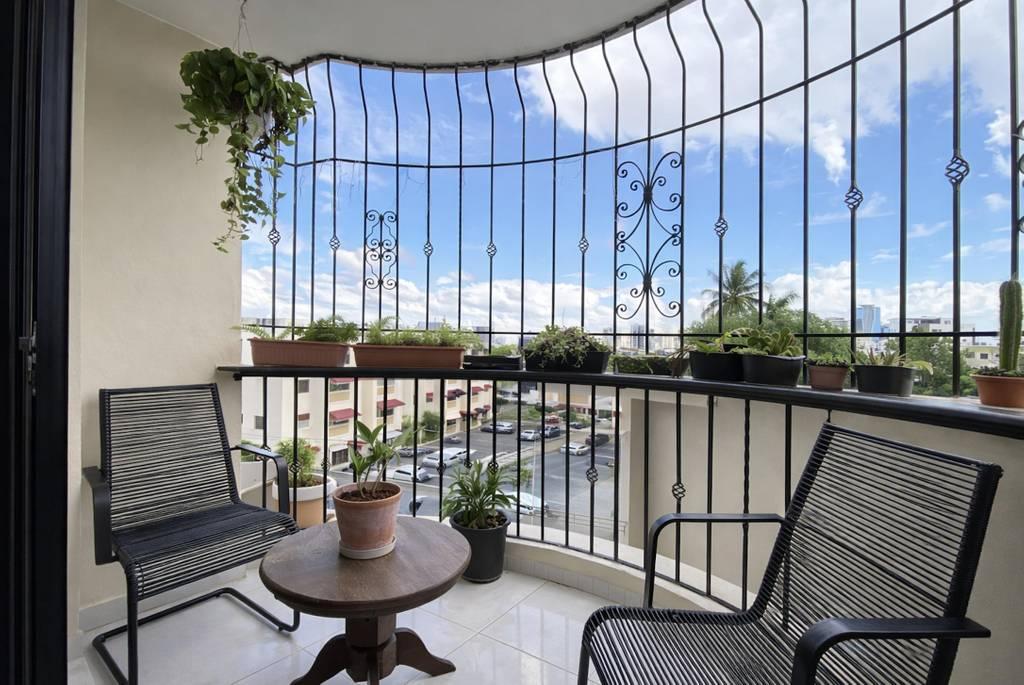 Apartamento clásico en Urbanización Fernández, 100 M2, 2 Habitaciones + HS