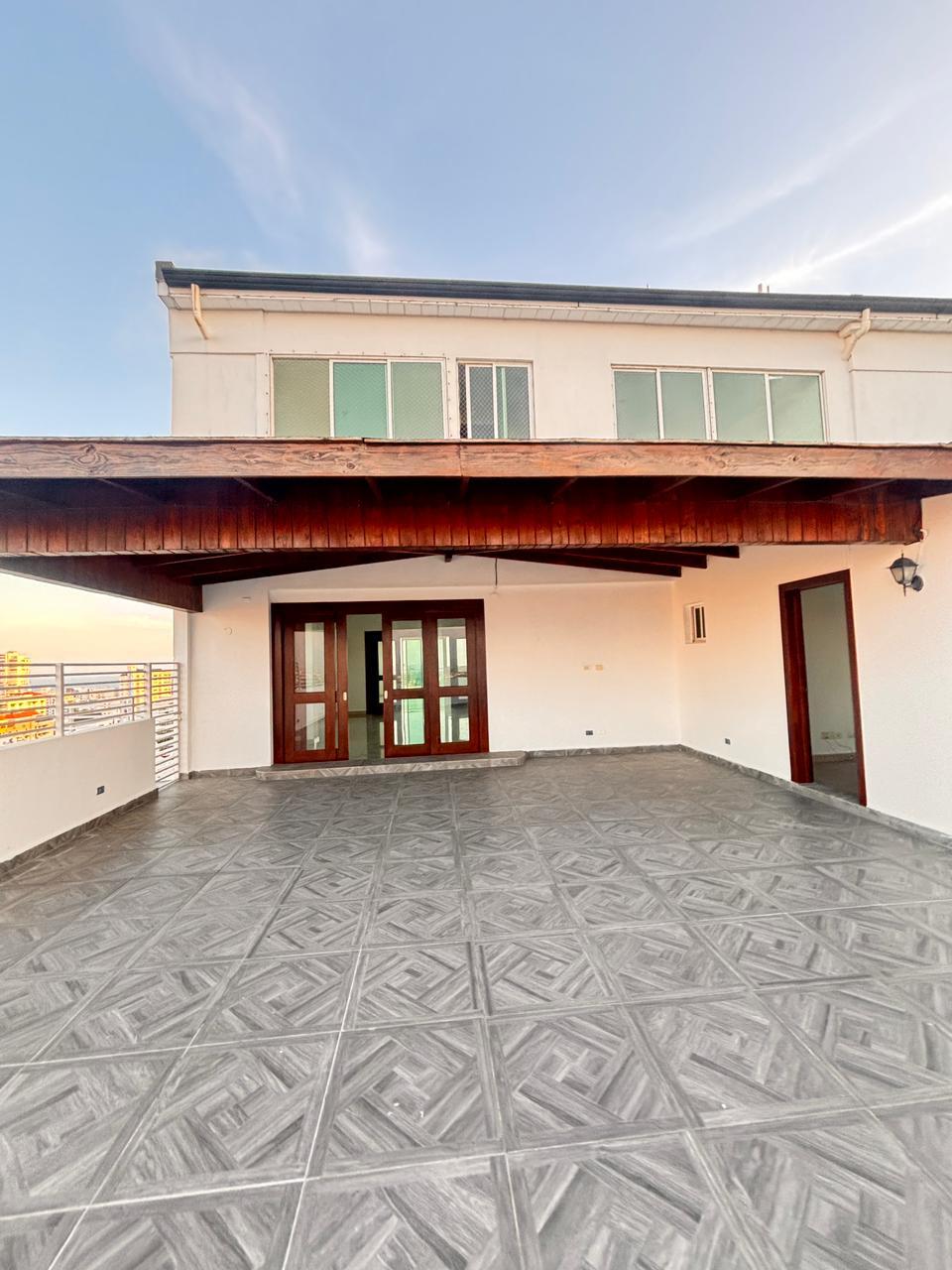 Penthouse de Lujo en Urbanización Real | 536 m² + Terraza Privada