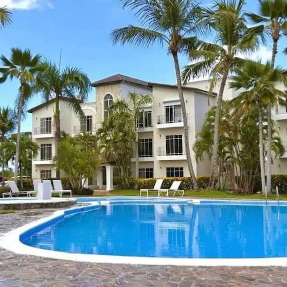 ✨ ¡Vive con estilo en White Sand, Punta Cana! ✨
