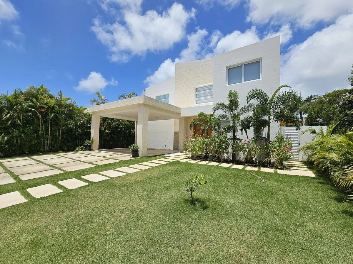Villa en Punta Cana Village en Venta con Energia Solar