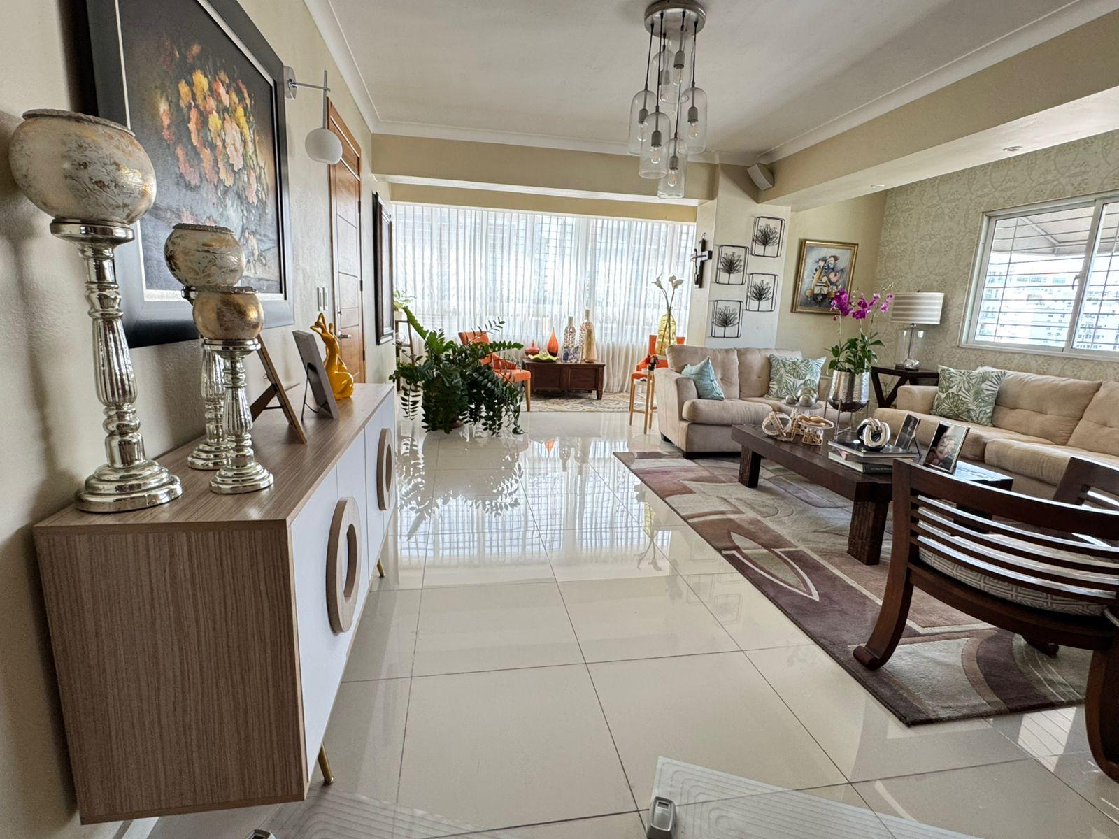 Penthouse de Lujo con Terraza Privada y Espacios Incomparables