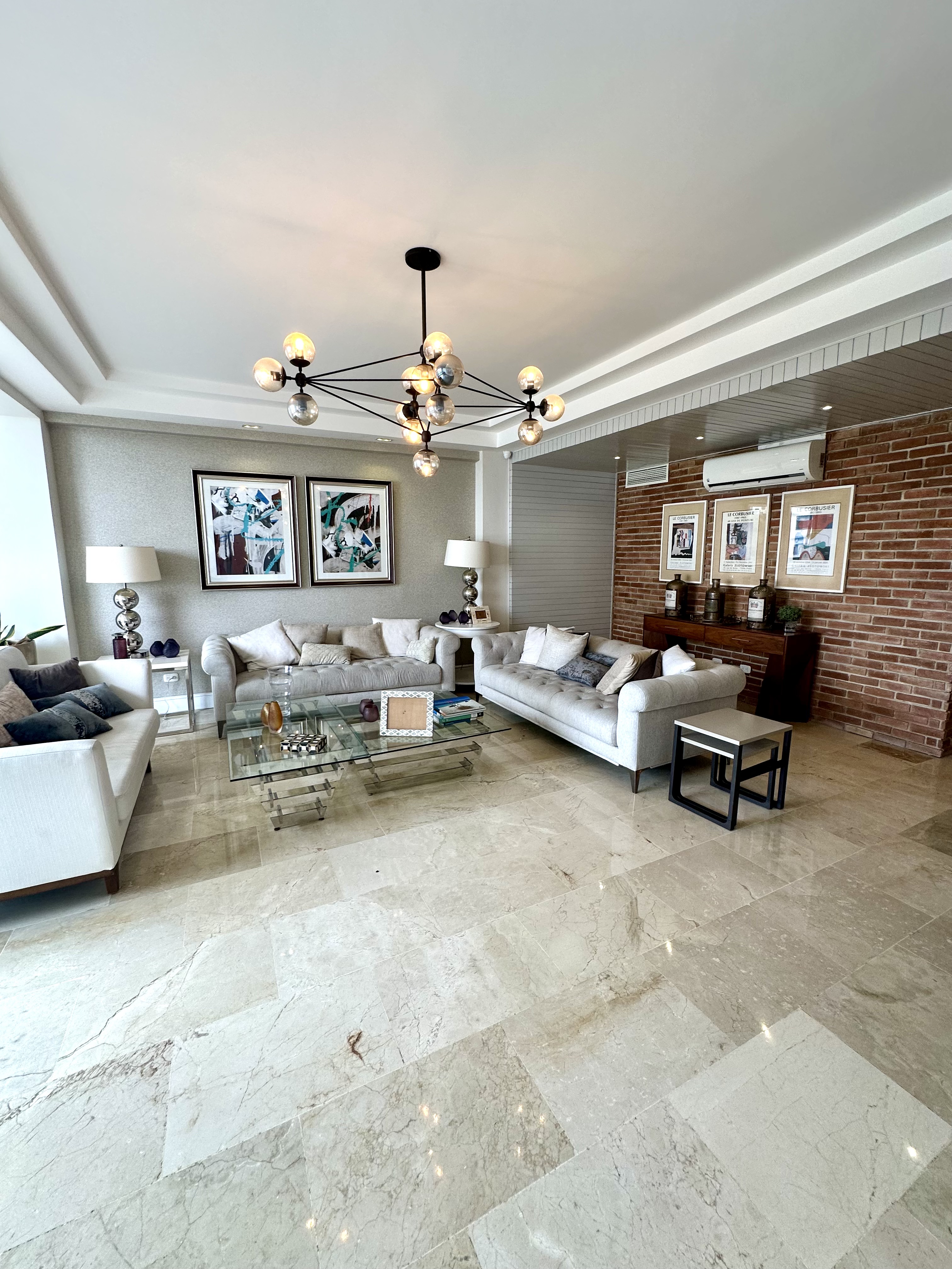 Apartamento de 3 Habitaciones en Excelente Ubicacion de Mirador Sur