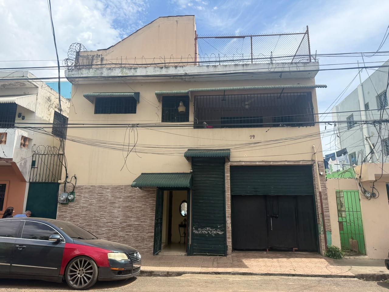 Casa en venta en Villa Consuelo para uso múltiple