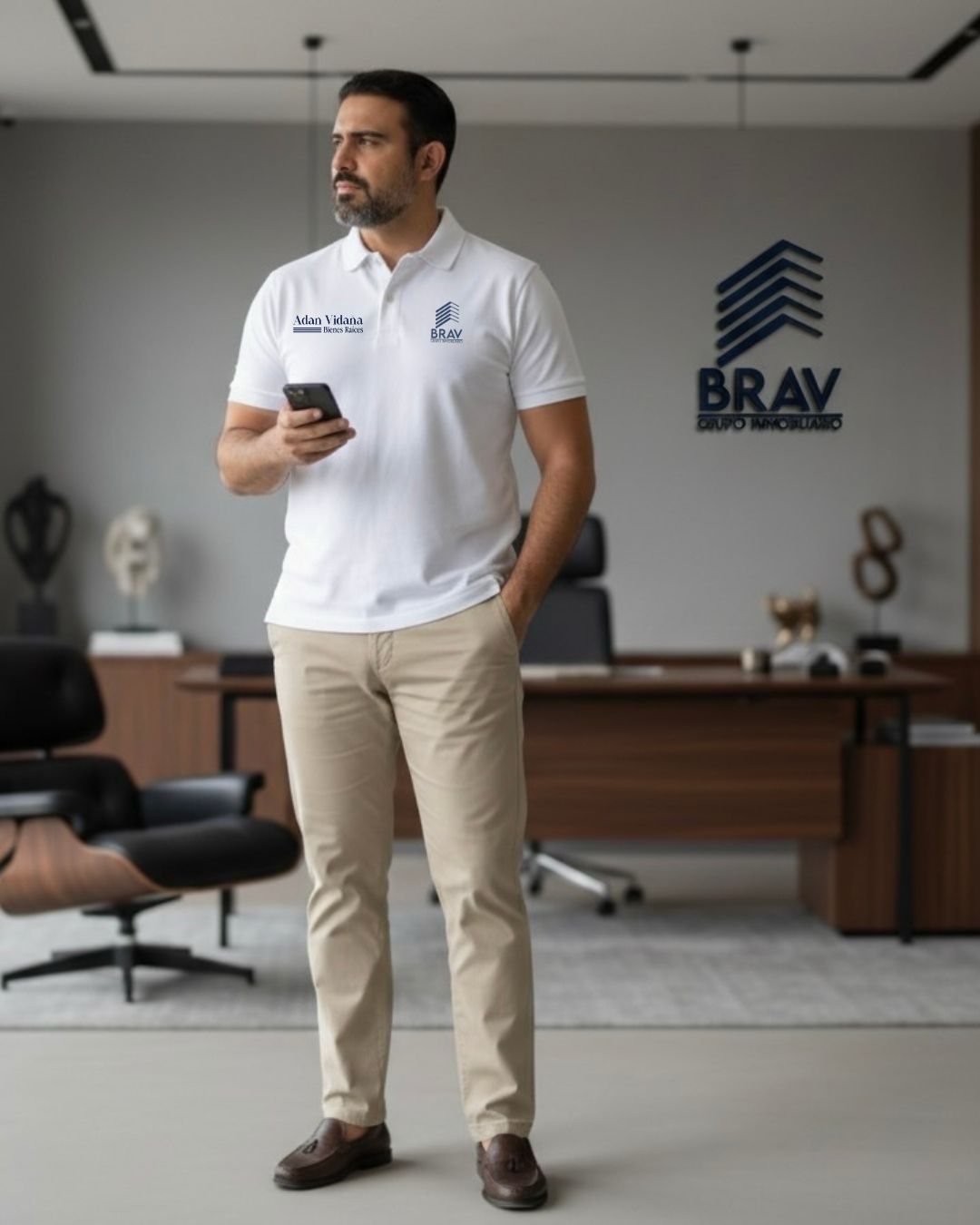 Adan Vidaña Bines Raices